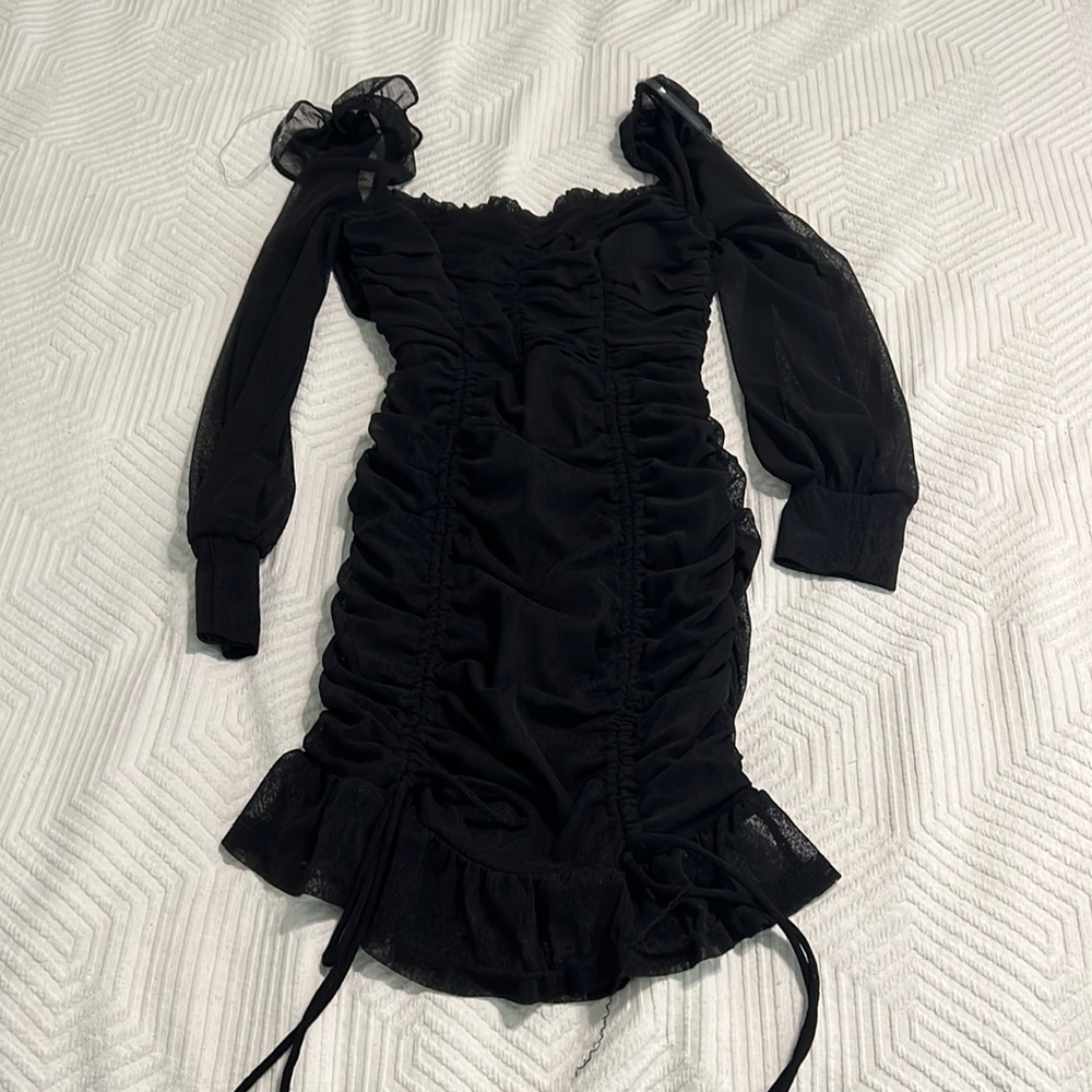 Boutique fitted black dress!